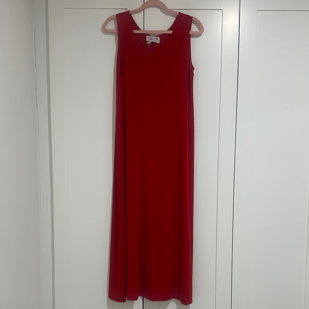 Elegant Red Sleeveless Dress